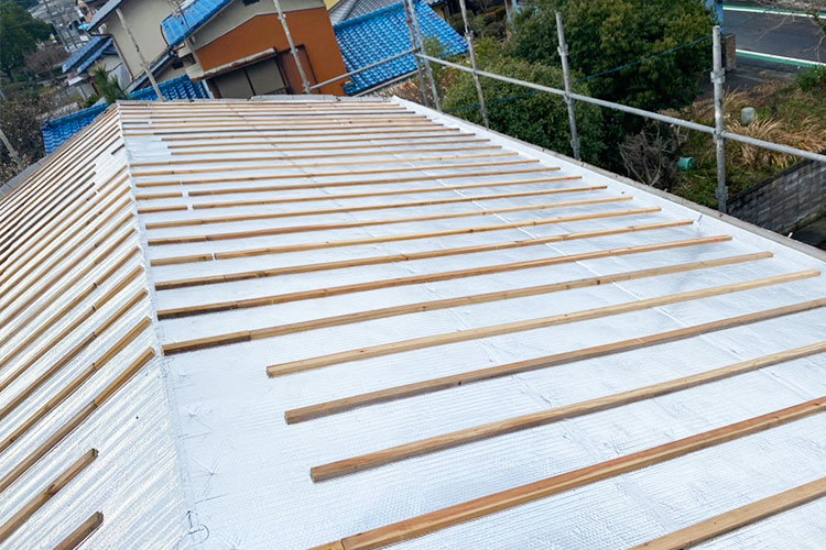 啓成 屋根工事の様子